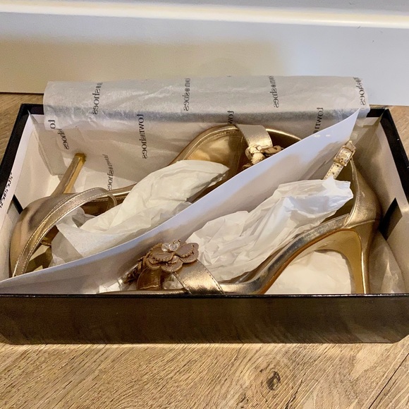 Size 39 (8.5) Rose Gold Heels - Picture 4 of 5